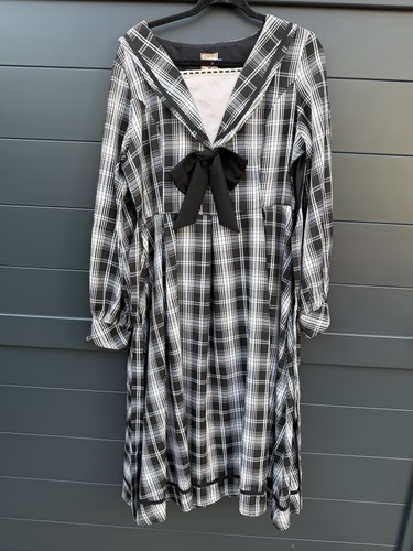 Black white tartan sailor - white,