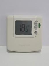 Honeywell DT90E1012 2-Wire Digital Room Thermostat