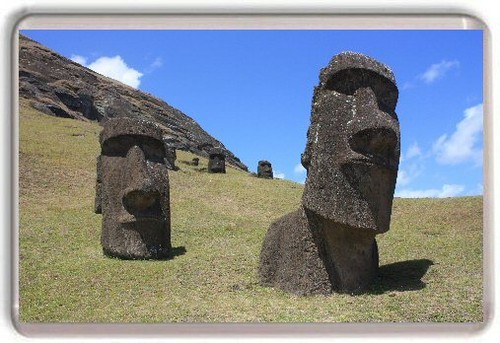 Easter island fridge magnet - ,