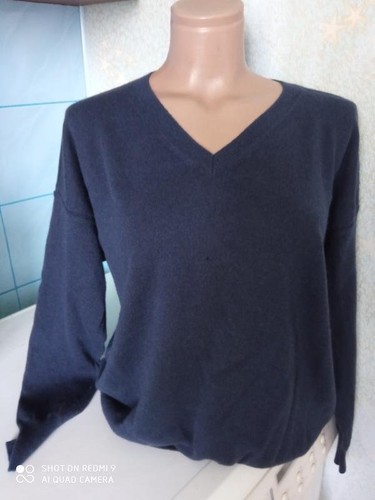 Women closed sweater navy