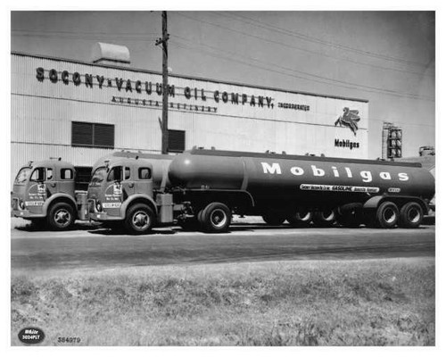 1950s white truck tanker - white, w/
