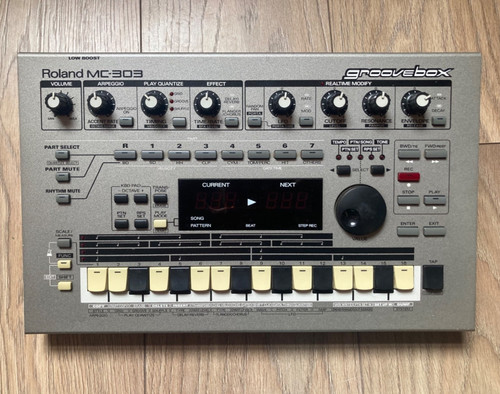 Roland 303 groovebox no - mc-303,