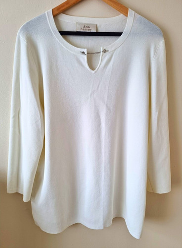 Ann harvey off - knit, neck