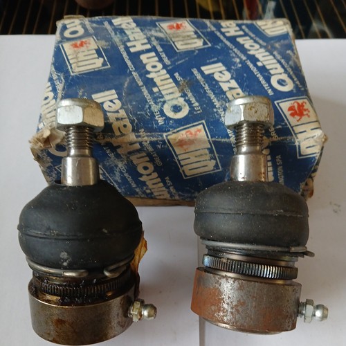 Upper ball joints vauxhall - upper,