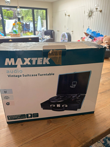 Maxtek vintage suitcase - vintage,