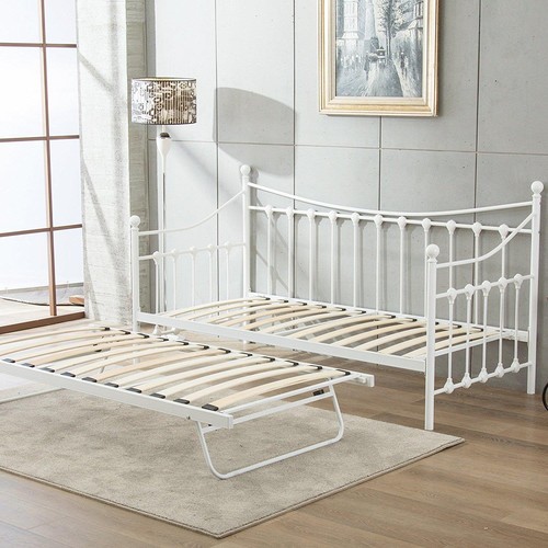 Daybed with pull - with, out