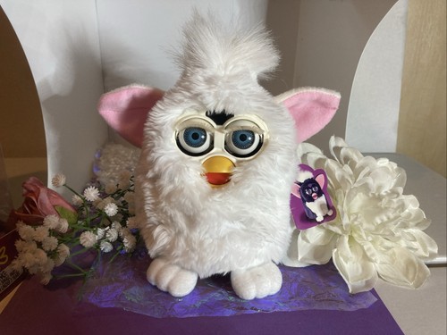 1998 furby white with - furby.,