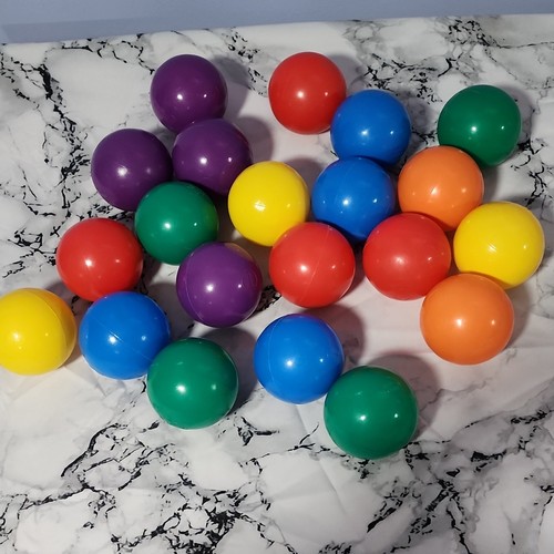 Assorted multicolor plastic - assorted,