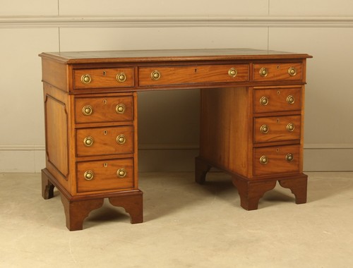 Victorian mahogany pedestal - a,