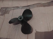 SUZUKI DT 8HP OUTBOARD PROP