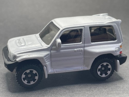 Hot wheels mitsubishi pajero - mitsubishi,