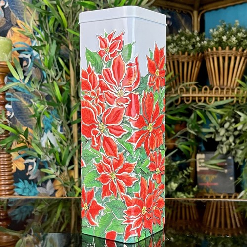 Churchills poinsettia biscuit - poinsettia,