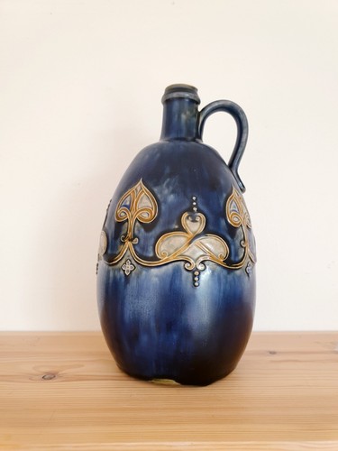 Antique royal doulton lambeth - royal,
