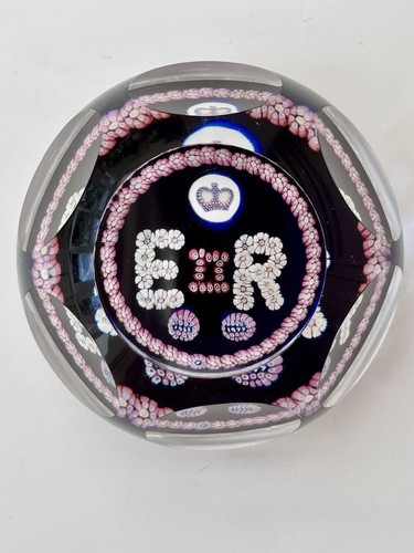 Whitefriars paperweight queen - whitefriars,