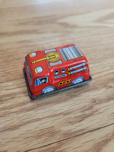 Vintage 1950 japanese tin - vintage,