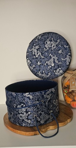 Hat box navy dragons vintage