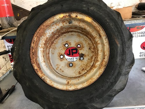 Stud wheel tyre 23 x - stud,