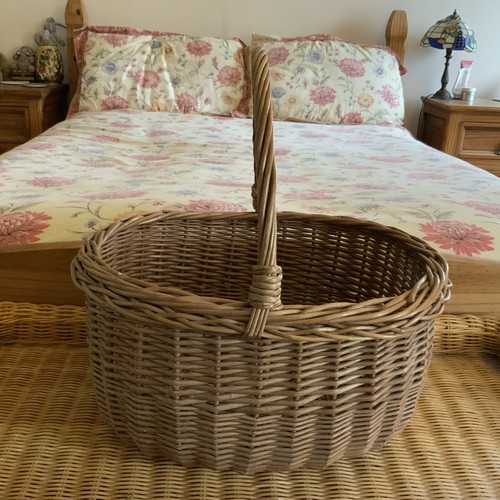 Lovely wicker shopping basket - wicker,