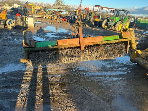 Point linkage road sweeper - 3,