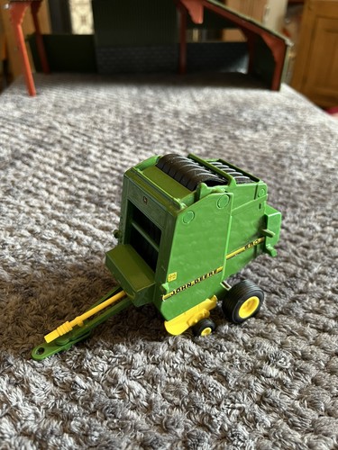 Ertl john deere 590 hay - deere, baler
