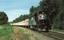 Postcard Train Norfolk Southern Triple Crown Roadrailer No 7076 Locomotive GP-50