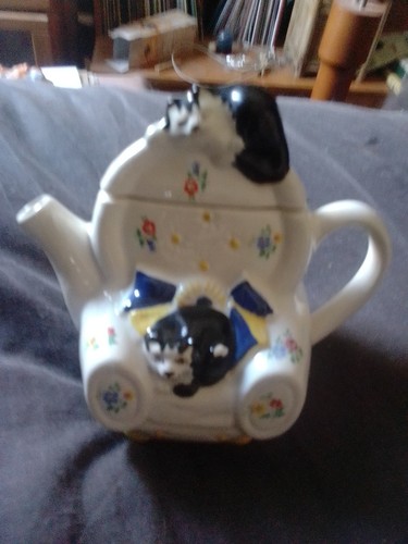 Wade whimsical teapots feline - whimsical,