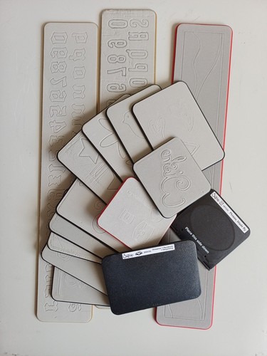 Job lot sizzix dies pieces - 16,
