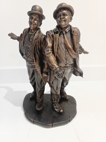 Bronzed statue laurel - of, &
