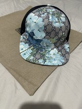 Gucci Bumble Blossom Cap -Size Medium GG Supreme Canvas