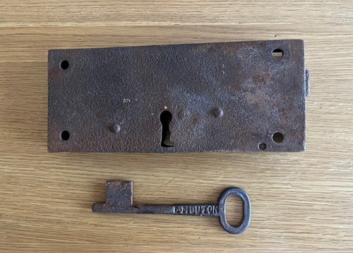 Antique vintage rim door - vintage, lock