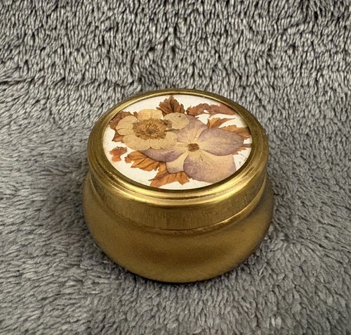 Pressed flowers gold - pressed,