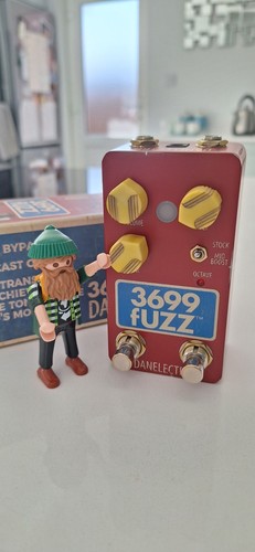 Danelectro 3699 fox fuzz pedal - danelectro,