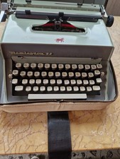 Remington 11 Vintage Manual Typewriter with Original Case