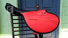Horse racing saddle, exercise saddle