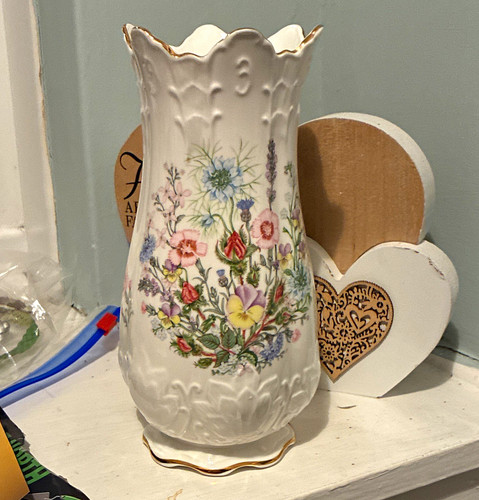 Aynsley wild tudor bone china - tudor,