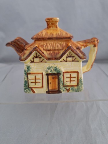 Vintage keele street pottery - keele,