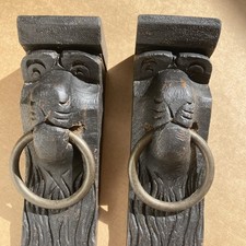 Pair LION head OAK  Corbel