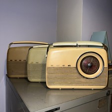 Vintage Bush Radio TR 82B -