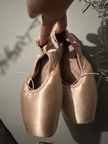 Capezio ballet pointe shoes - capezio,