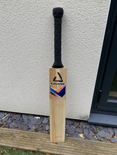 Newbery Uzi 20/20 BMF English