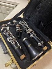 Selmer CL301 Student USA Bb Clarinet In Case With Accessories 