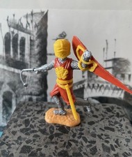 TIMPO Knight brown with yellow Helmet, Medieval
