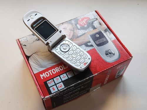 Motorola v220 flip mobile - flip,