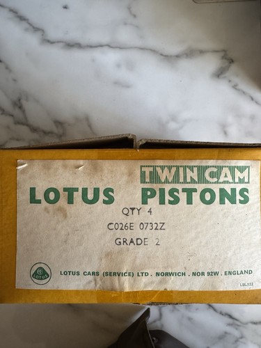 Lotus ford twin cam piston - /ford,