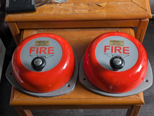 Fire bell hand cranked - -,