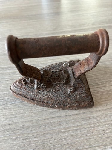 Vintage cast iron flat - iron,