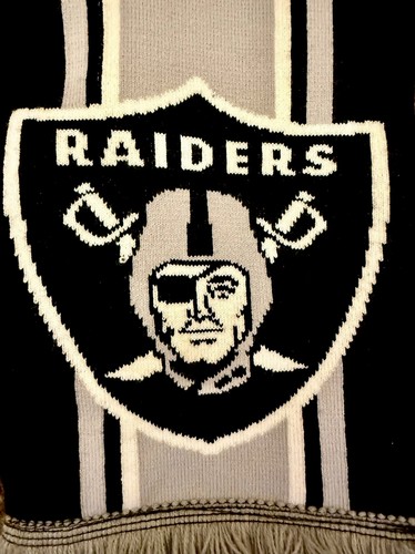 Raiders scarf in excellent - lv,