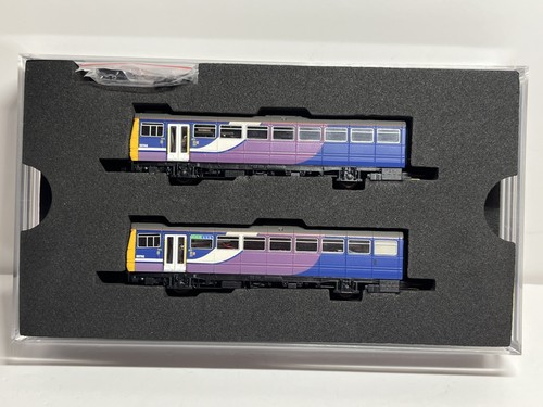 Dapol class 142 pacer - pacer, dmu