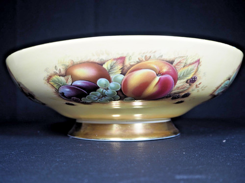 Footed fruit bowl centrepiece - footed,