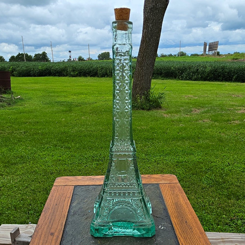 Green glass eiffel tower - glass,